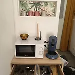Joli Studio Renove Dans Station Balneaire. *