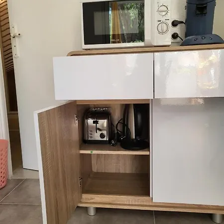 Joli Studio Renove Dans Station Balneaire. * סן-מנדרייה-סור-מר