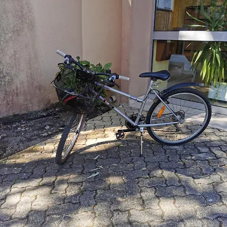 Joli Studio Renove Dans Station Balneaire. *